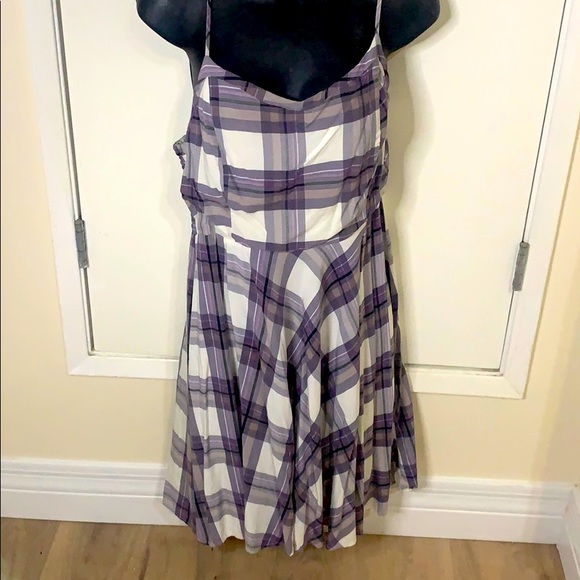 Old Navy Dresses & Skirts - Old Navy plaid smocked dress in purple and white L